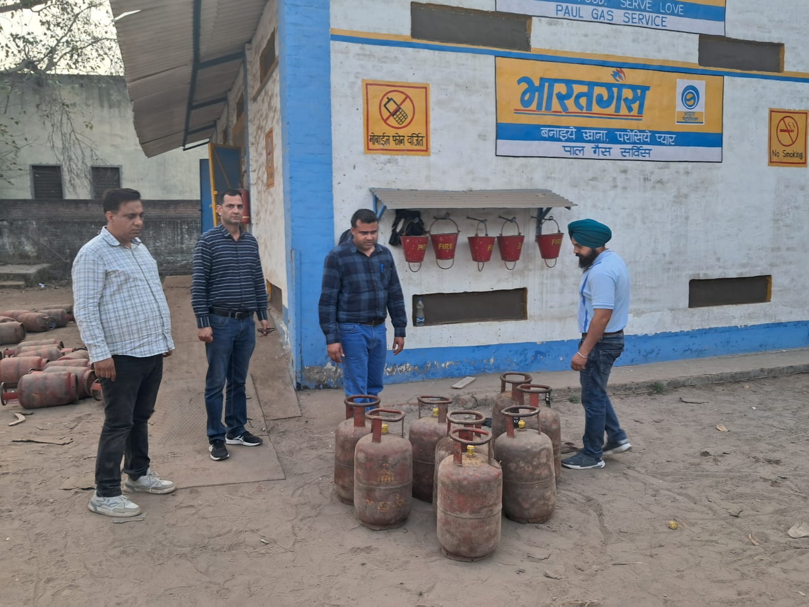 ਗੈਸ ਸਿਲੰਡਰਾਂ