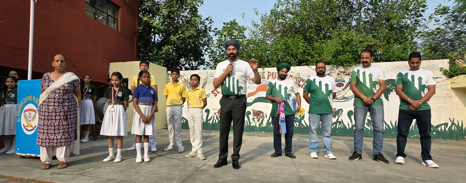 ਸਚਦੇਵਾ ਸਟਾਕਸ ਫੈਮਿਲੀ